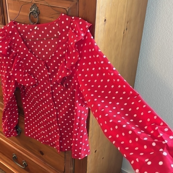 NWOT Women’s red and white polka dot blouse, size large! - Picture 5 of 8